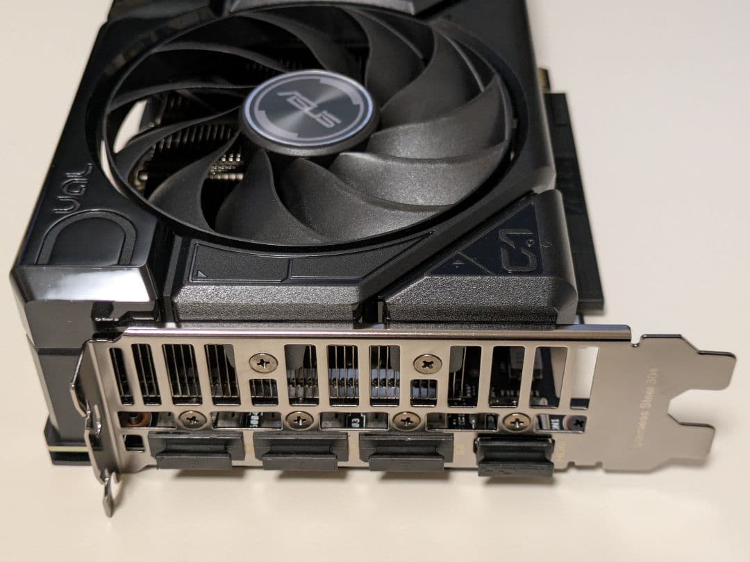 美品 ASUS GeForce RTX 4070 12GB