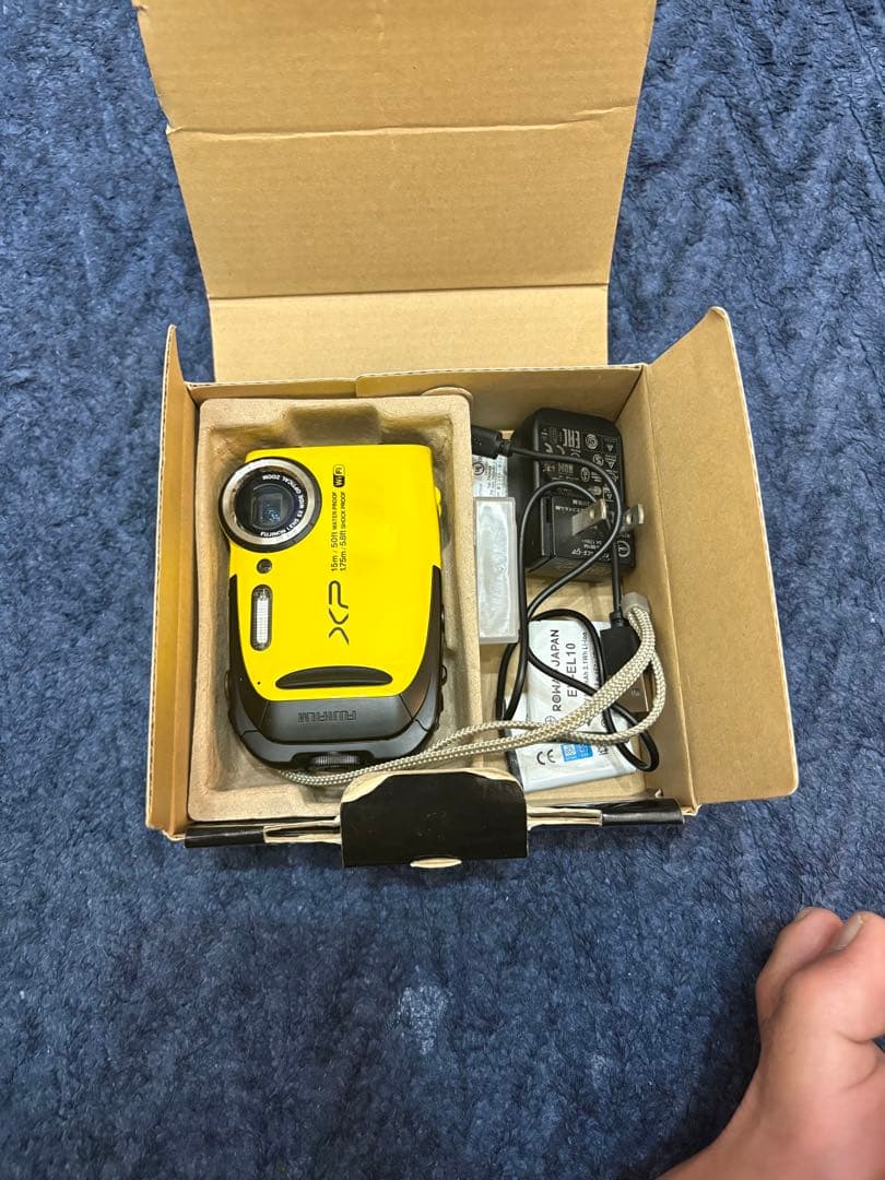 デジタルカメラ FUJIFILM finepix xp80