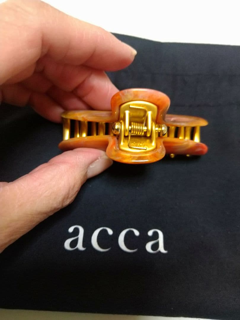 accaマーブル オレンジ系 ヘアクリップ