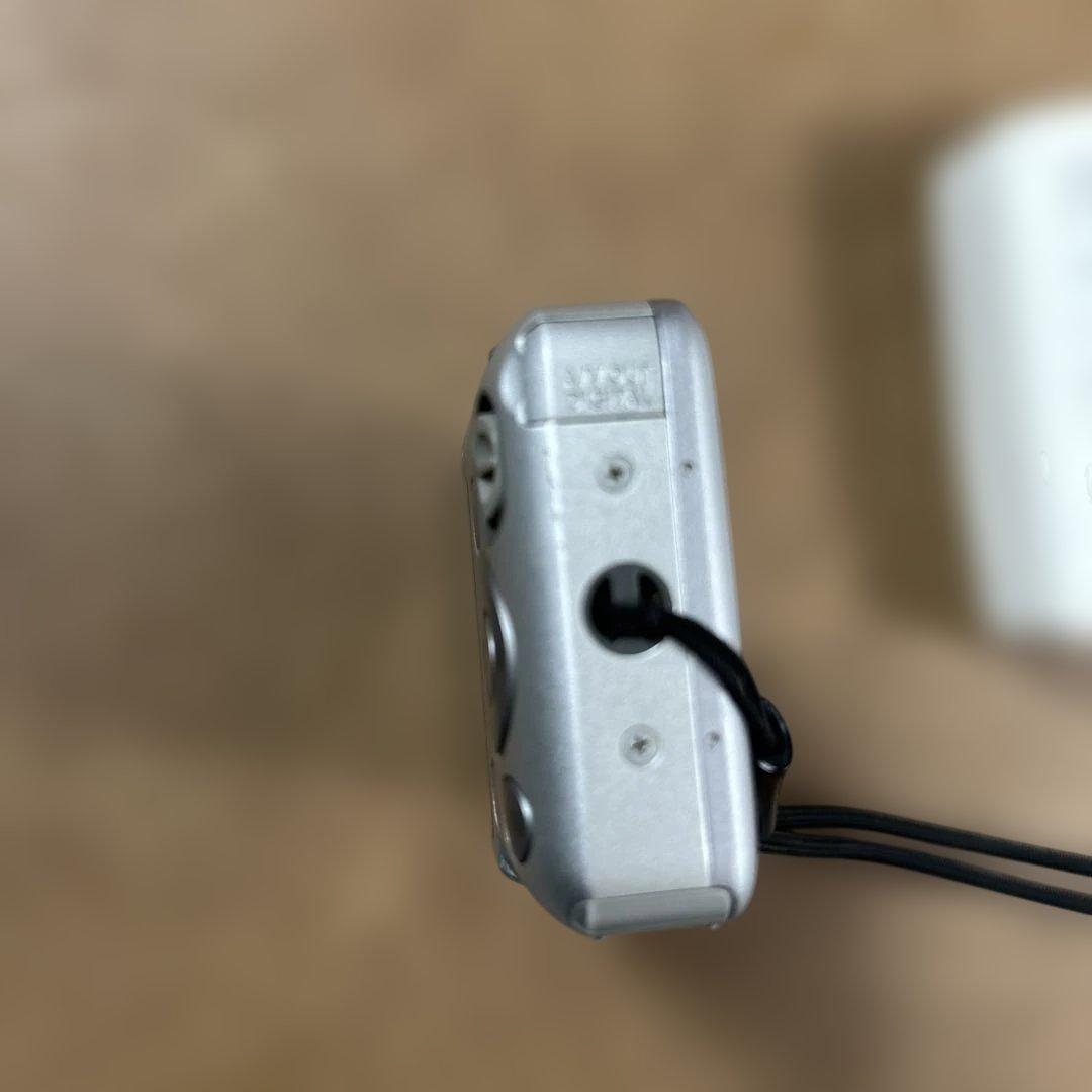 Canon IXY Digital 10.0メガピクセル 本体と充電器付き