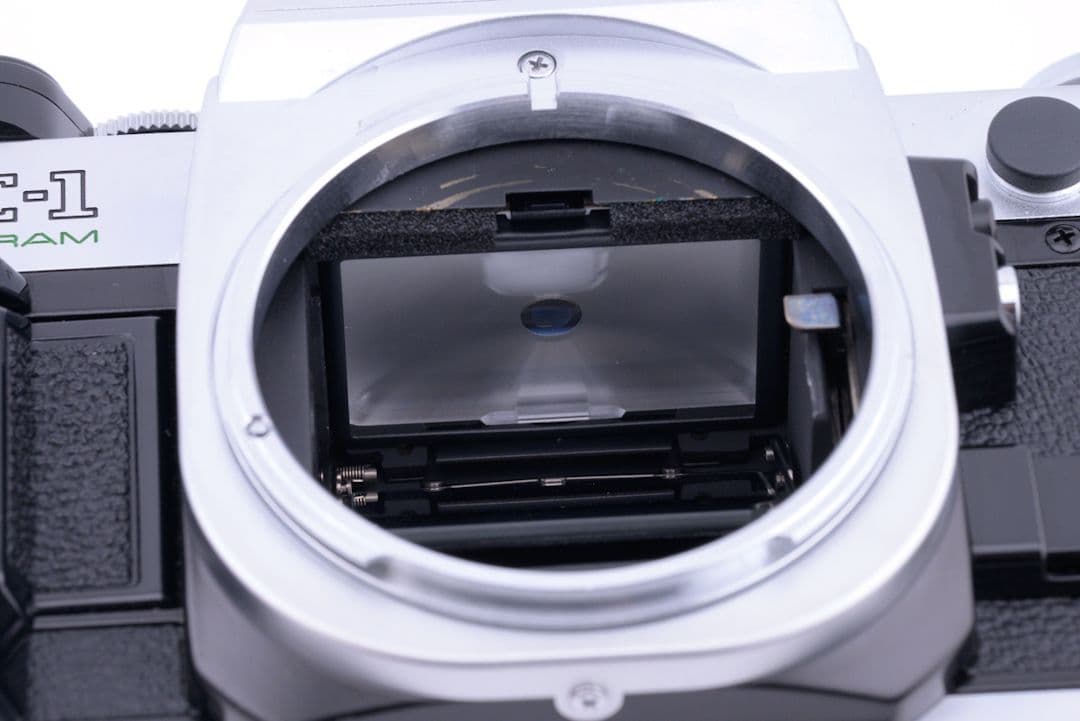 フィルムカメラ Canon AE-1P + NewFD 28mm F2.8