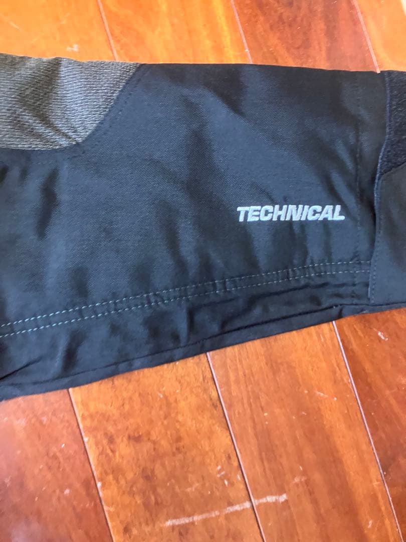 新品　Husqvarna テクニカルジャケットLサイズ オレンジ　おまけ付き