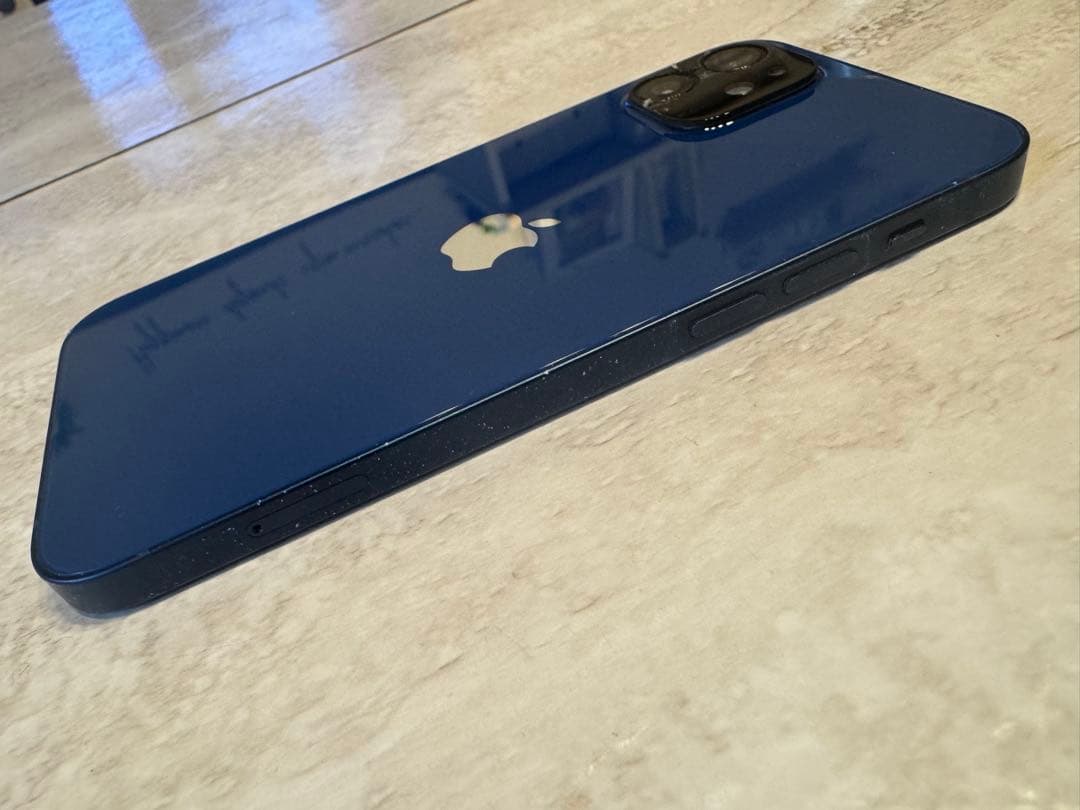 まど  iPhone12 本体