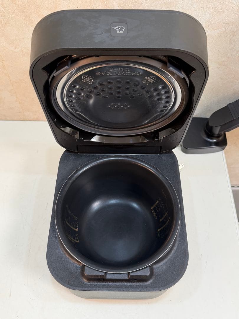 ZOJIRUSHI STAN NW-SA10 2022年製 IH炊飯ジャー