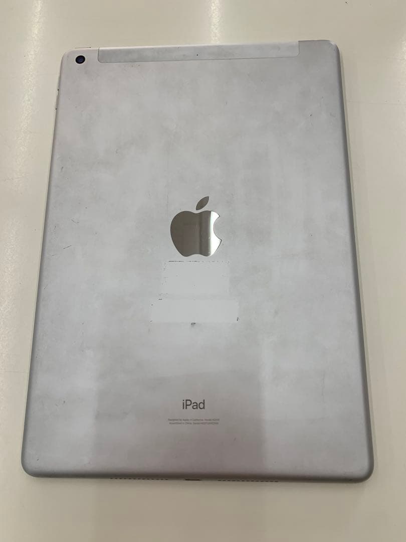Apple iPad 32GB シルバー 本体 MYMJ2J/A
