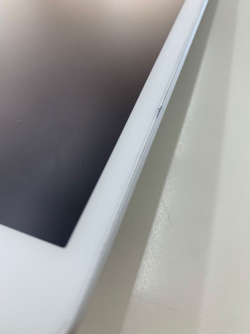 Apple iPad 32GB シルバー 本体 MYMJ2J/A