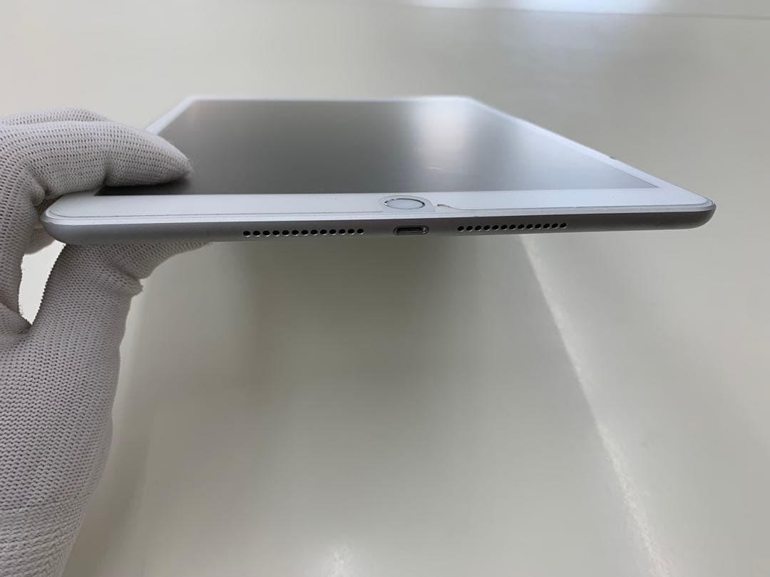 Apple iPad 32GB シルバー 本体 MYMJ2J/A