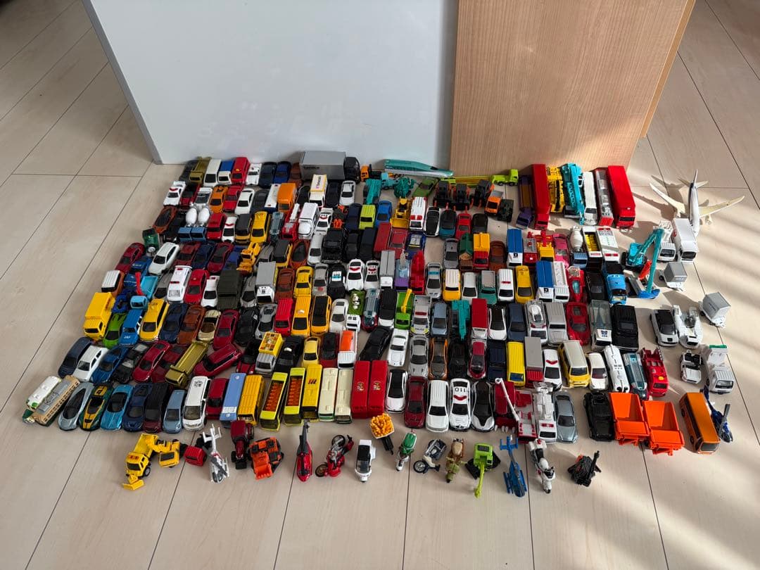 d*7様 トミカ まとめ売り 200台以上