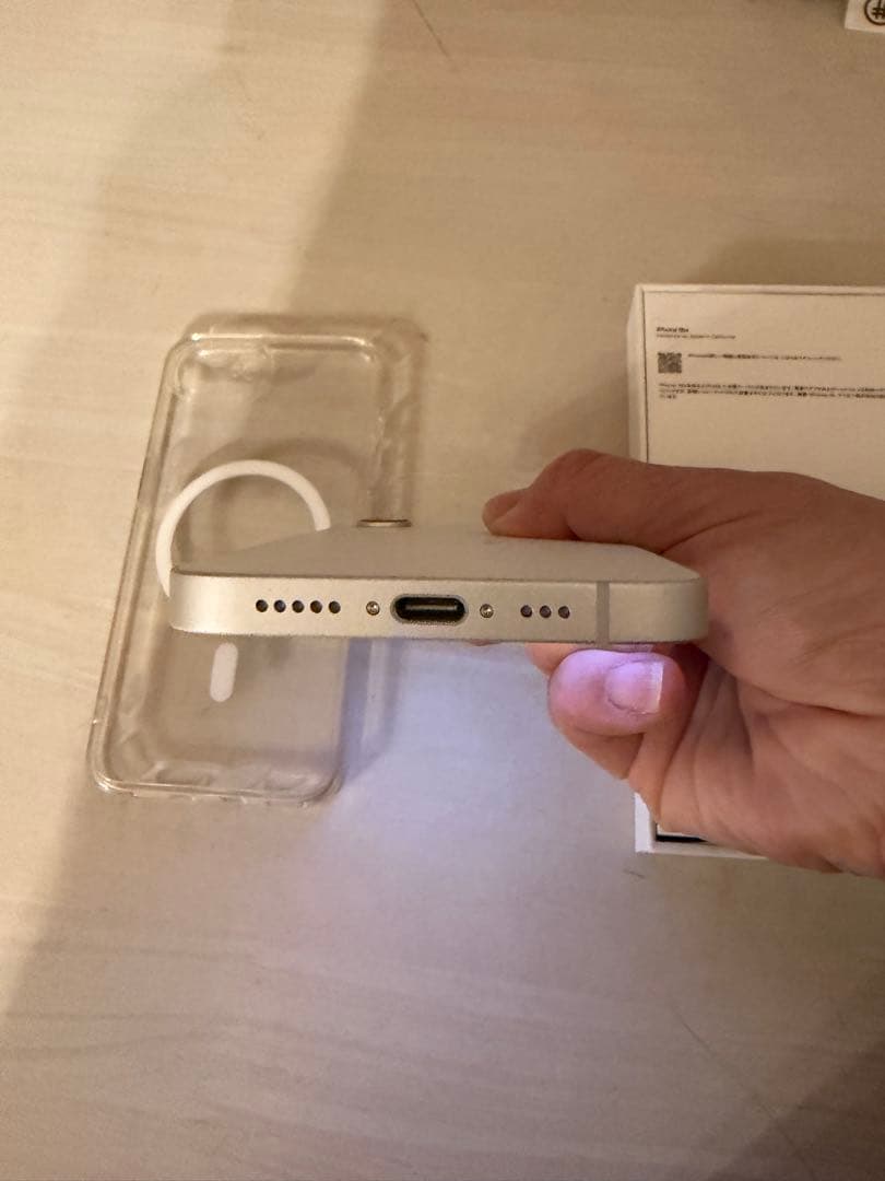 iPhone16e 256GB 白　simフリー