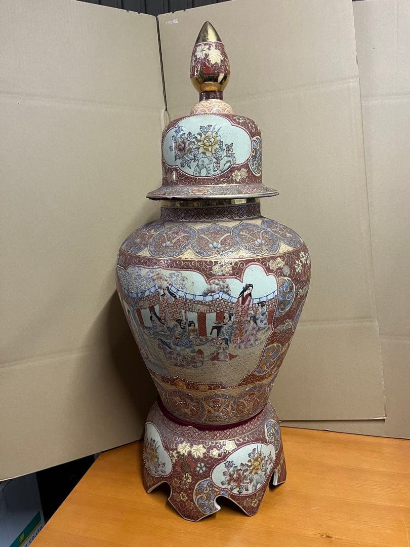 伝統的な日本の陶器花瓶　壺　アンティーク