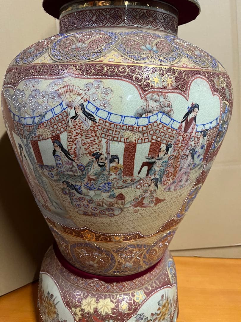 伝統的な日本の陶器花瓶　壺　アンティーク