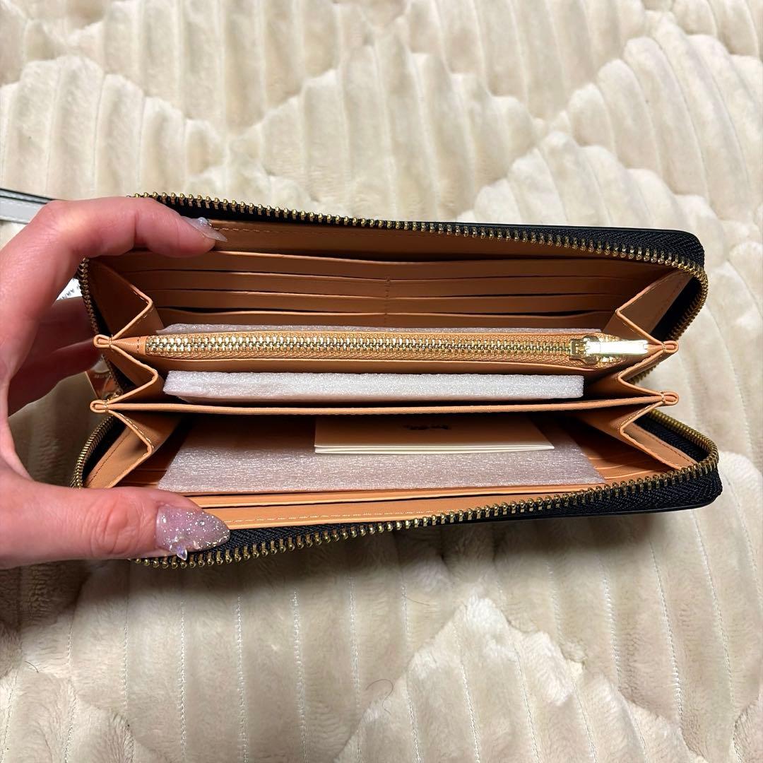 COACH ラウンドジップ 長財布 モノグラム シグネチャー 黒白