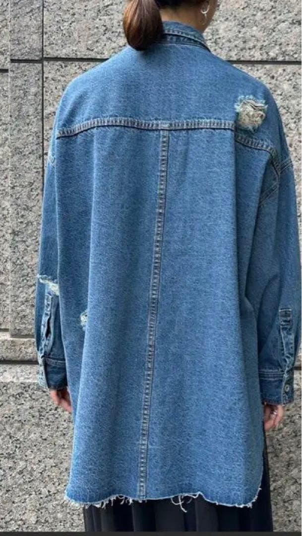 《美品》ドゥドゥ　人気カラー　ダメージデニムシャツ ブルー