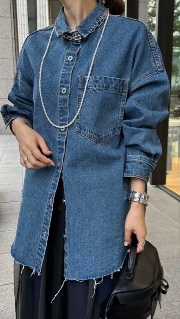 《美品》ドゥドゥ　人気カラー　ダメージデニムシャツ ブルー