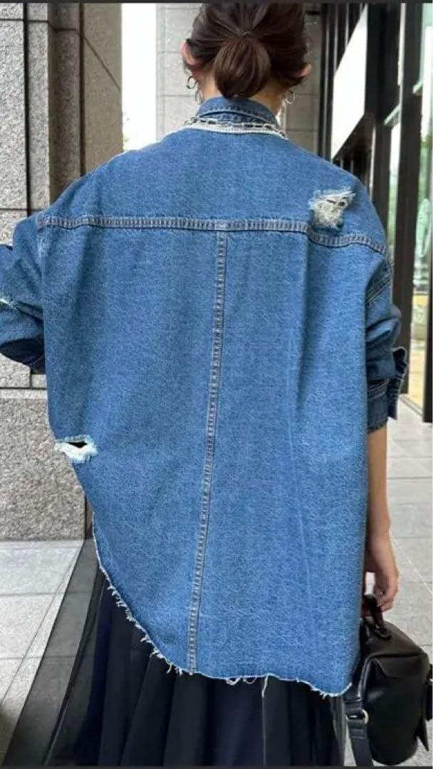 《美品》ドゥドゥ　人気カラー　ダメージデニムシャツ ブルー