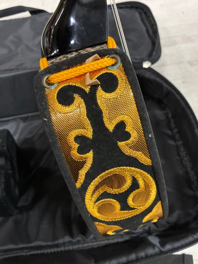 B0105）沖縄三線 蛇三線 人工皮 蛇柄 三味線 和楽器 ケースおまけ