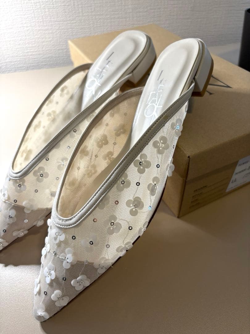 Le Talonポインテッドフラワーミュール 24.5cm