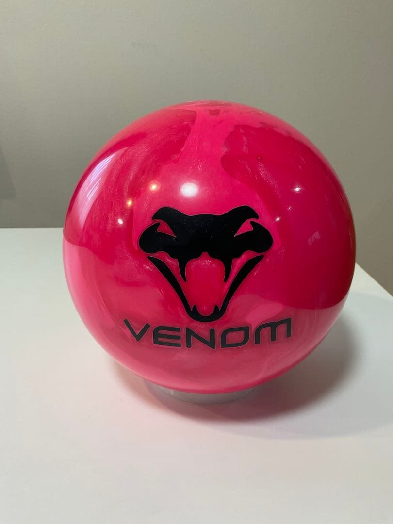 K*i様 Hyper Venom ボウリングボール 15 lbs