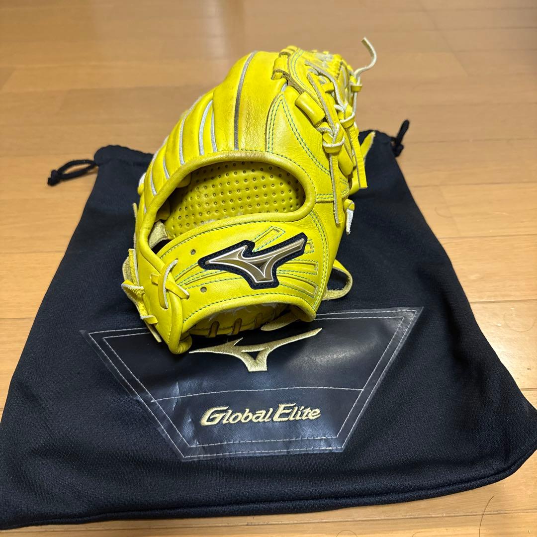 Mizuno Global Elite 軟式グローブ イエロー 収納袋付き