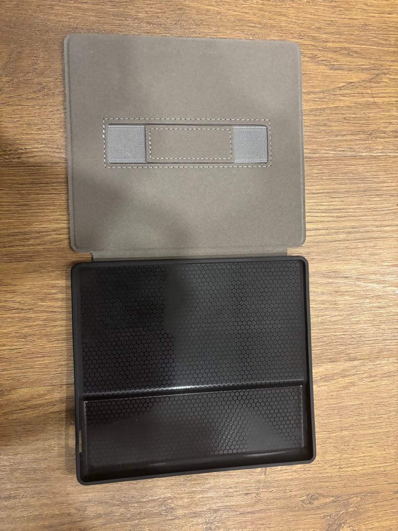 Kindle Oasis 本体 シルバー カバー付き