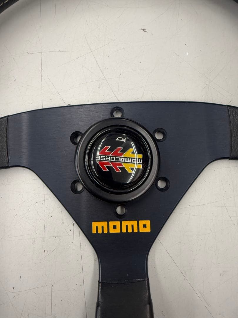 MOMO ステアリング　ホーンボタン付　TYP V35