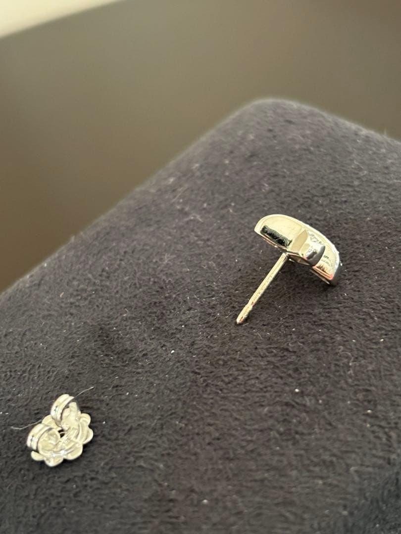 ティファニー　ダイヤピアス片耳