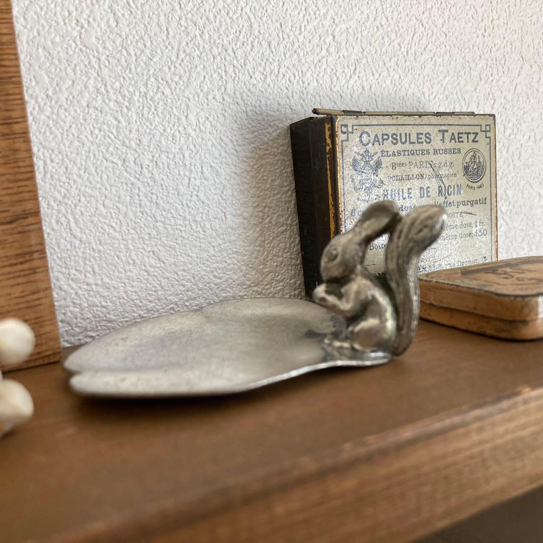 大変希少なアルフェニデ製アンティークピューター トレイ（りす）