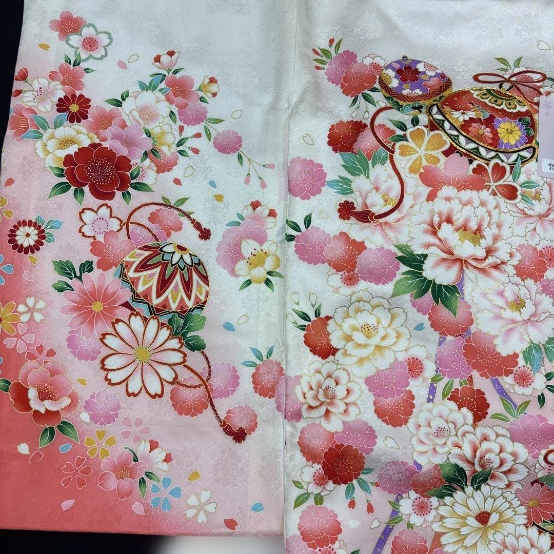 新品正絹産着（お祝着）最高級京友禅伝統多色染、刺繍、本金入り古典四季花鈴に古典文