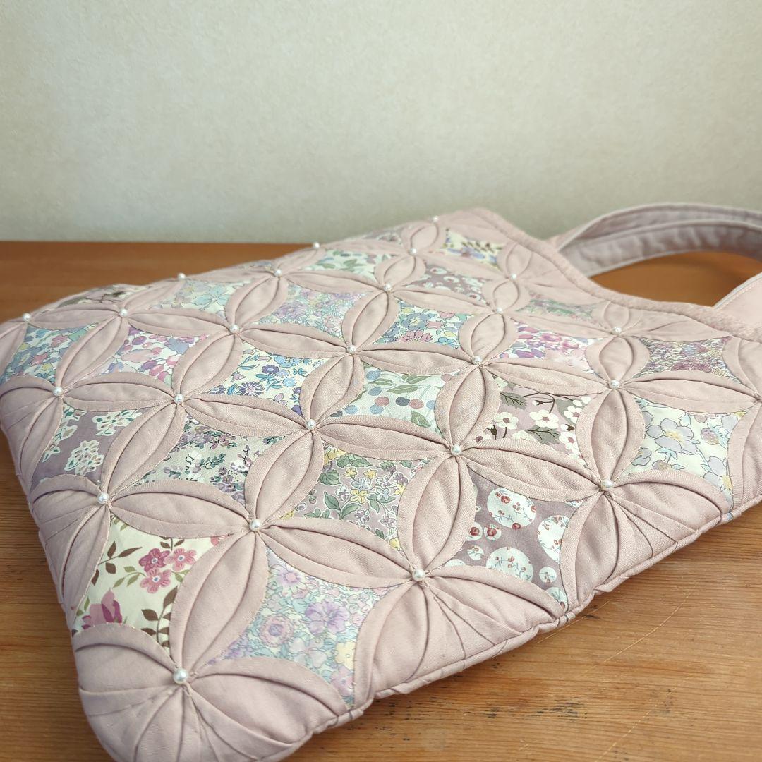 ✿リバティ✕パッチワーク✿　カテドラルウィンドウのバッグ　２点　ふぉれすと様