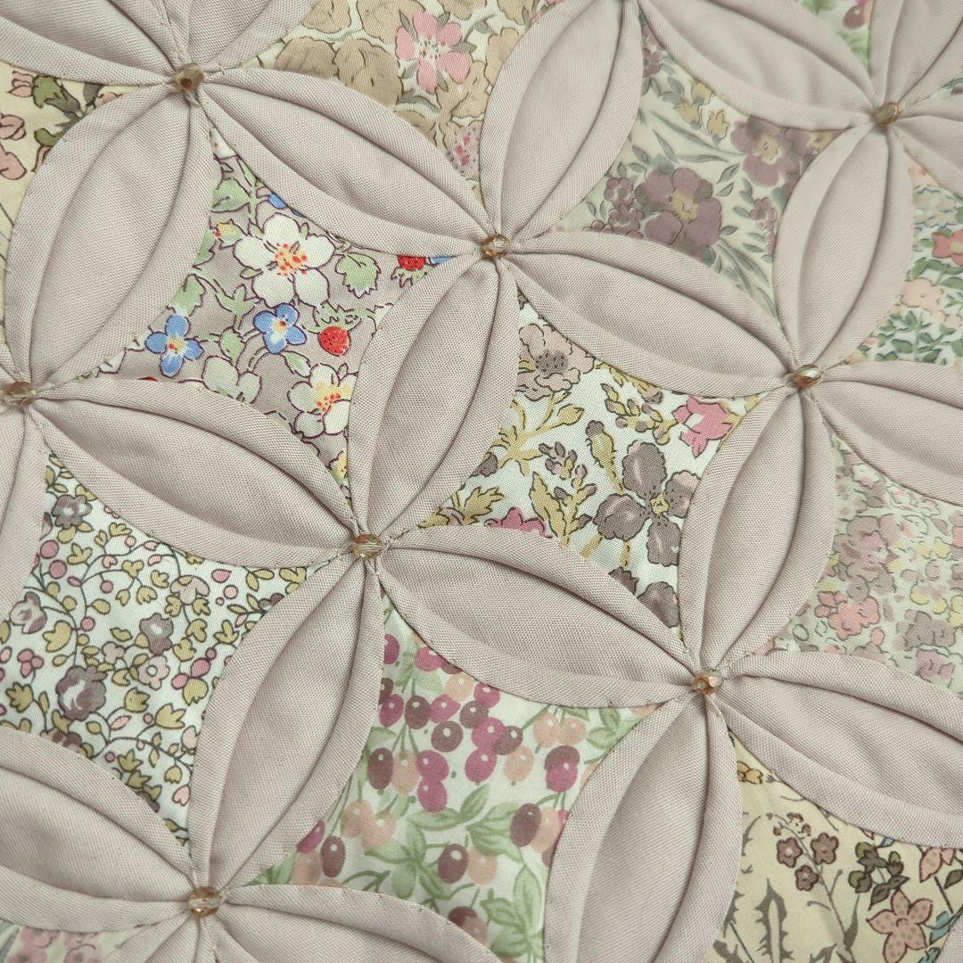 ✿リバティ✕パッチワーク✿　カテドラルウィンドウのバッグ　２点　ふぉれすと様