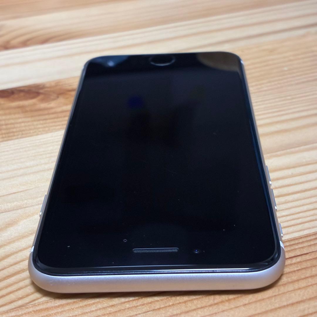 た*。様 バッテリー新品　iPhoneSE第3世代64GB SIMフリー　美品