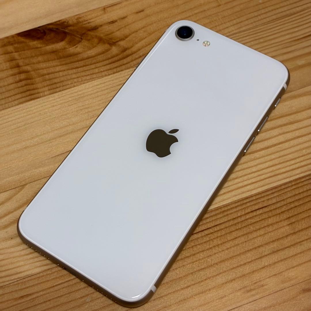 た*。様 バッテリー新品　iPhoneSE第3世代64GB SIMフリー　美品