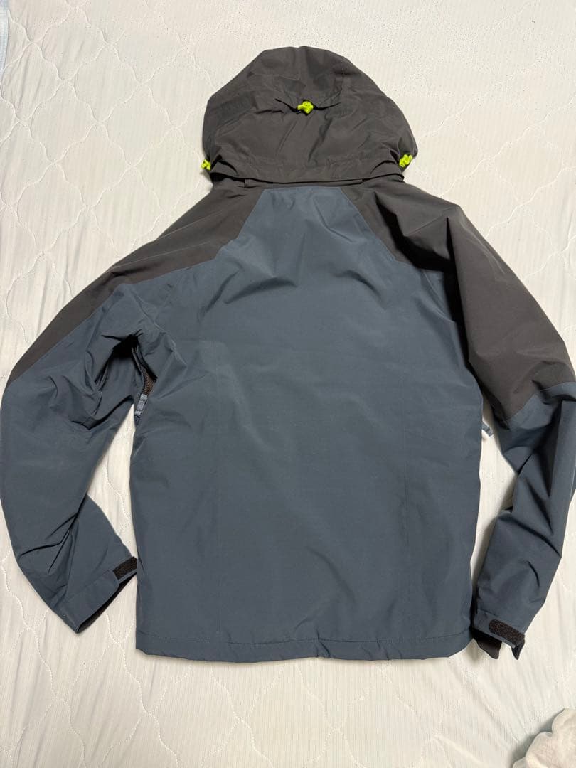 MILLET ミレー　日本サイズM スキー・スノボウェア（ジャケット）