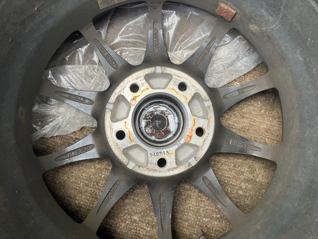 ① スタッドレスタイヤ 195/65R15 ホイールセット