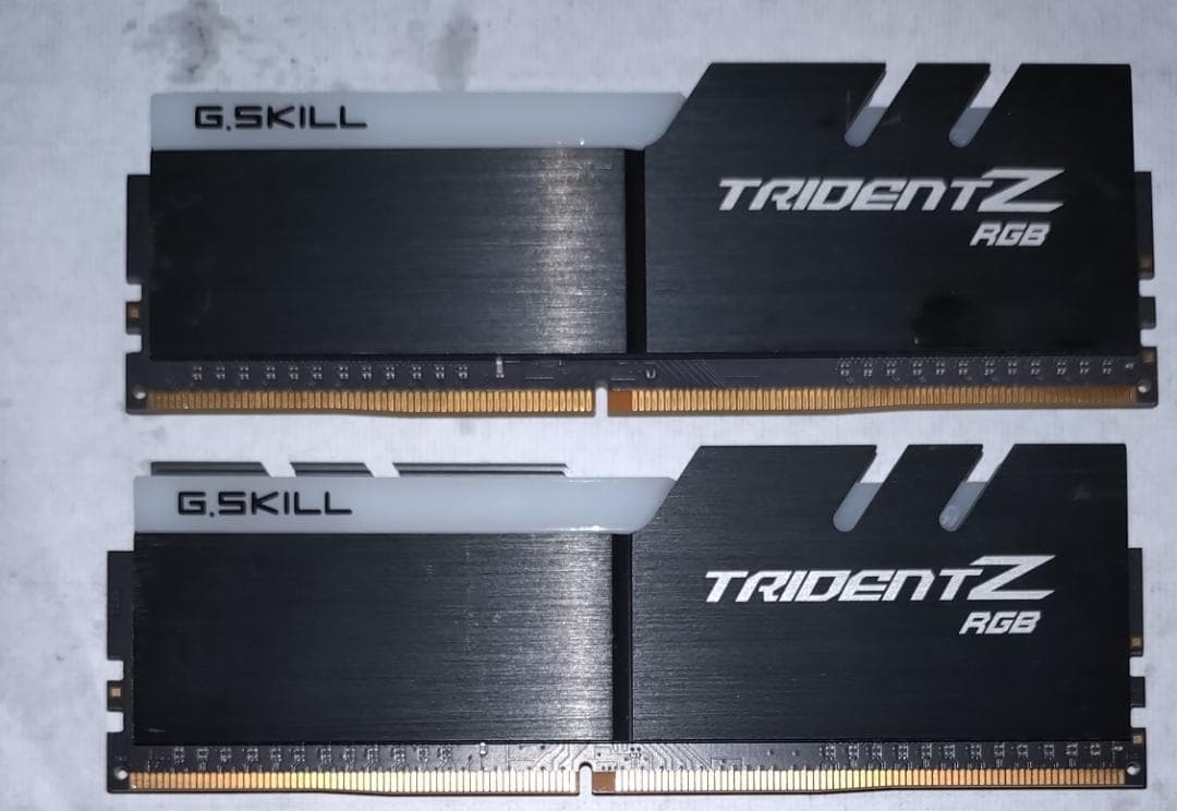 メモリー G.SKILL TRIDENT Z RGB 16GB DDR4 3200MHz