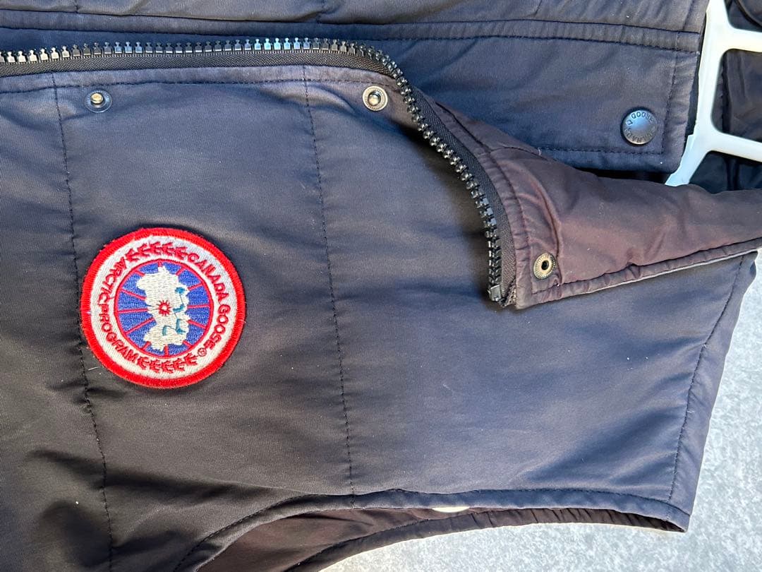 カナダグース ブラック ダウンベスト