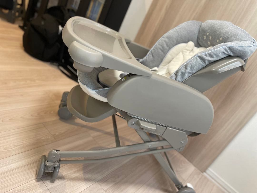 【送料込】Aprica　アップリカ　ユラリズムスマート　ハイチェア