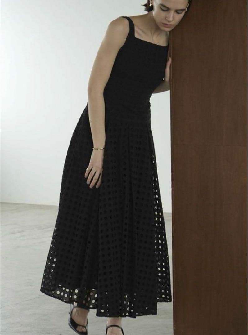 【美品】24SS CLANE HOLE DOT ONEPIECE