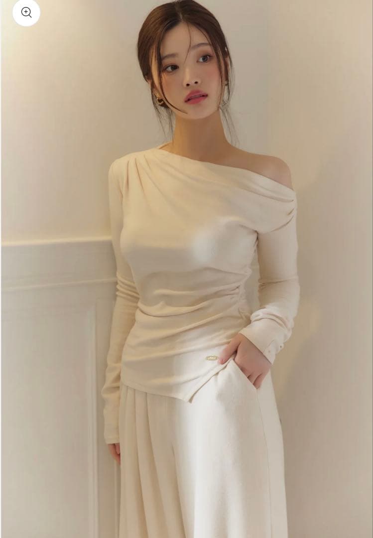 新品poláuraアシンメトリードレープロングスリーブトップス　ivory