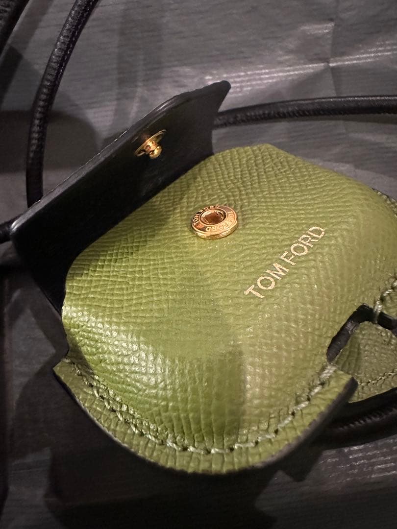 TOM FORDネックストラップ AirPods Pro ケース カラー　カーキ