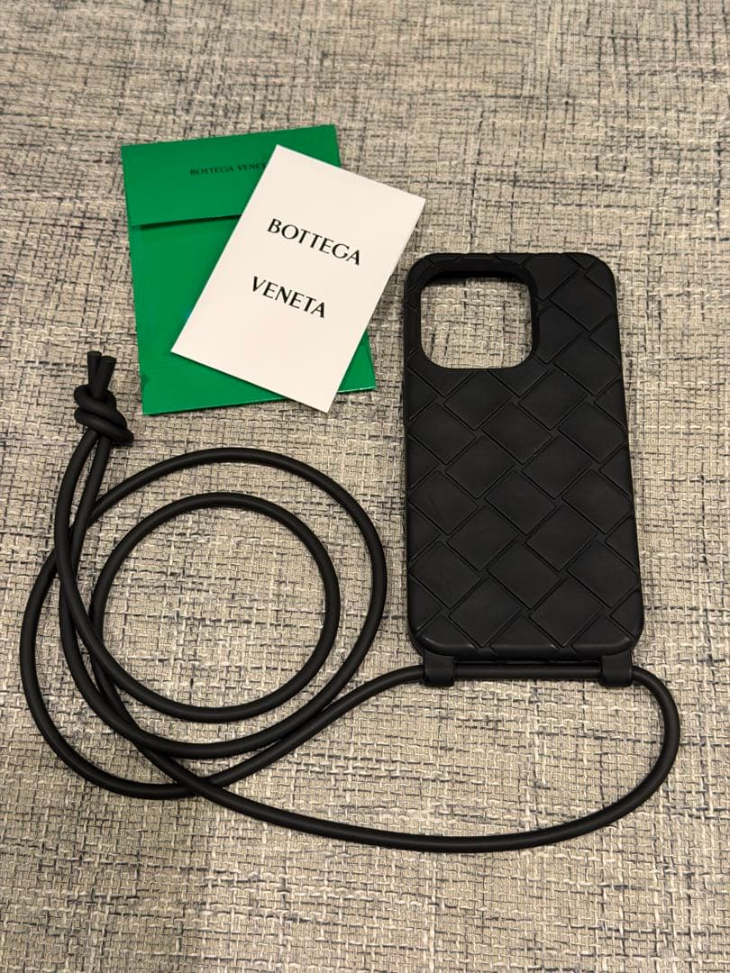 BOTTEGA VENETA iPhone15proケース ショルダー付き