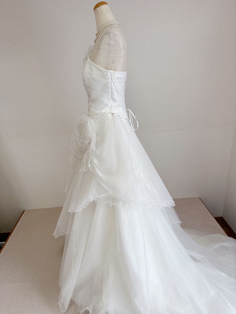 純白ウェディングドレス　チュールたっぷり　リブラリベラ　9号〜13T 美品N