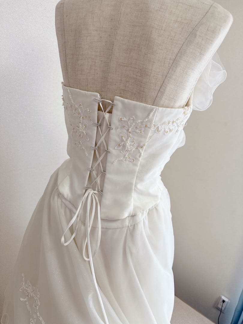 純白ウェディングドレス　チュールたっぷり　リブラリベラ　9号〜13T 美品N