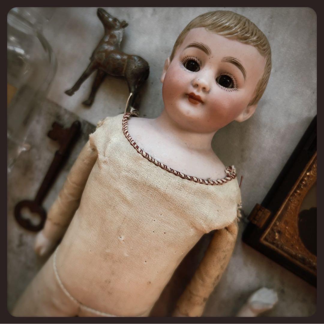 アンティーク　 ブロンドの少年　ビスクドール グラスアイ