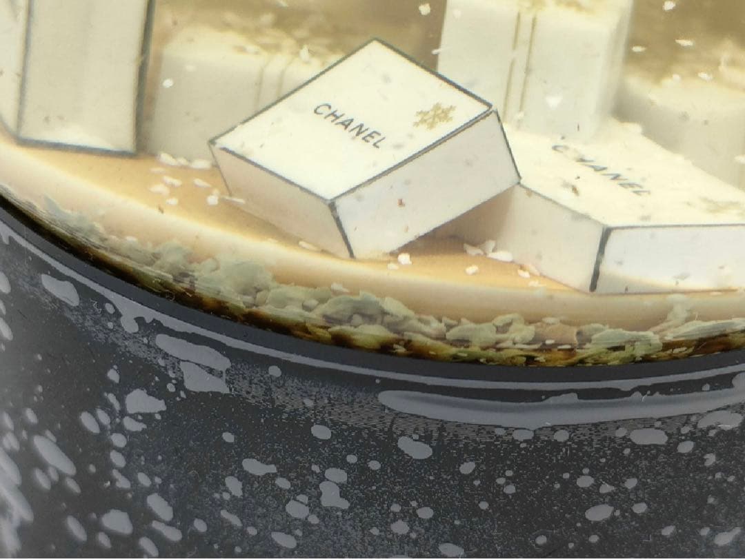 希少　CHANEL スノードーム　大