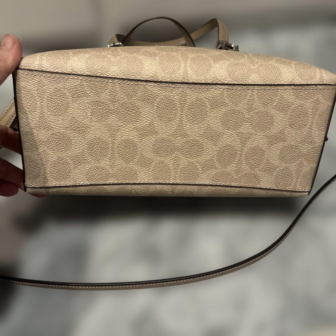 コーチ　coach モリー トート バッグ 25・シグネチャー