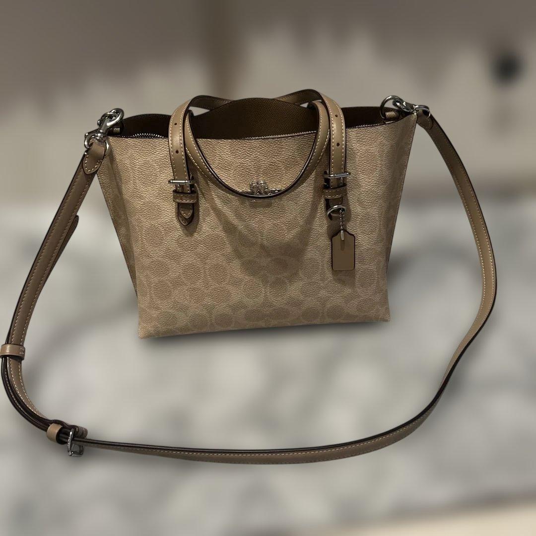 コーチ　coach モリー トート バッグ 25・シグネチャー