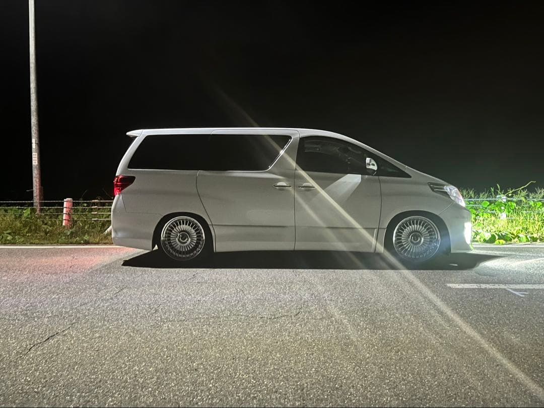 voxy EMITZ 21インチ メッシュホイール