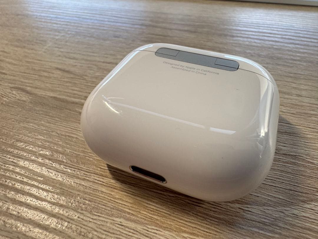 Apple AirPods（第4世代）標準モデル A3058 美品