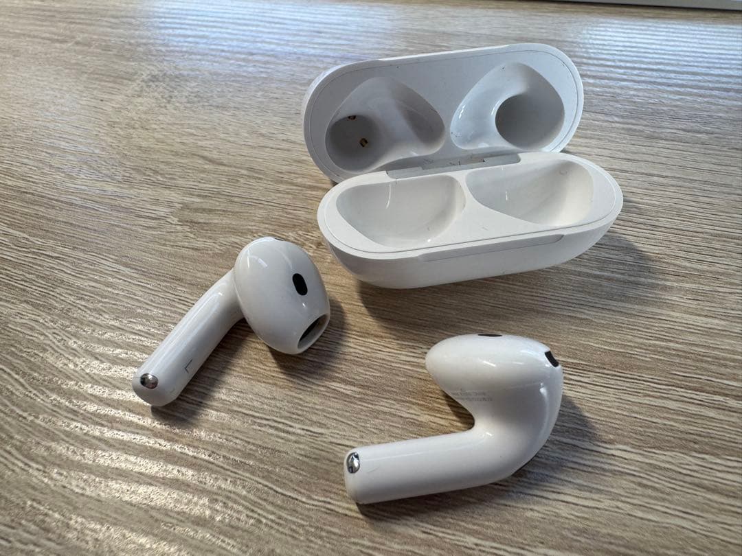 Apple AirPods（第4世代）標準モデル A3058 美品